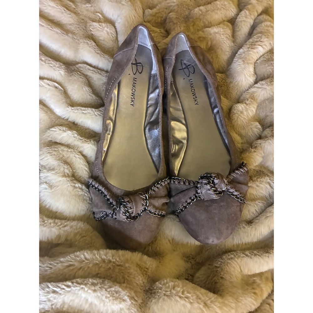 B. Makowsky Womens Taupe Suede Chain Knot Ballet Flats Gray Brown Slip‎ On Shoes